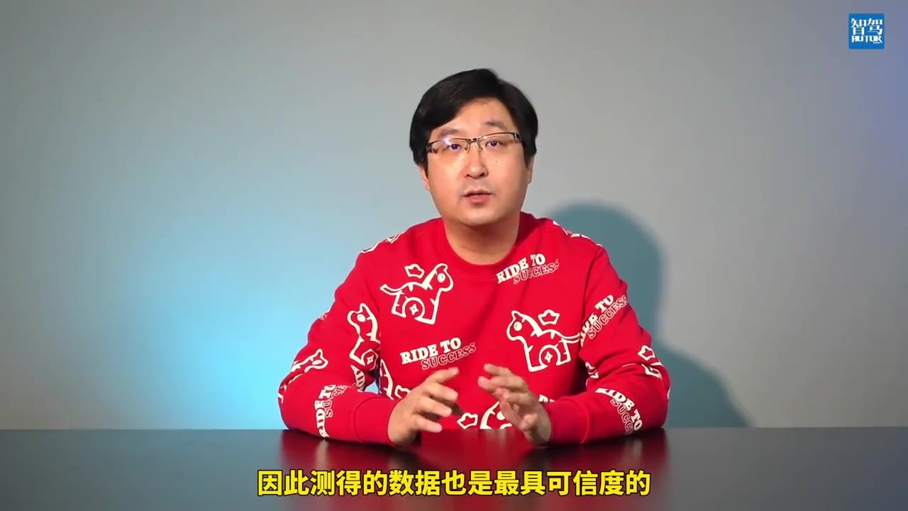 冬季续航实测达成率77%，奔驰全新纯电CLA，穿越低温考验 全新奔驰纯电CLA，是奔驰在2025年末推出的最重磅的产品。智驾网经过3天测试，消耗电量里程568km，实际行驶里程435km，续航达成率为77%。全新纯电CLA在冬季城区高速+城市路段跨昼夜用车具备至少615km的真实续航能力。在补能方面，基于800V电气架构打造的全新纯电CLA有着当前天花板级的充电速度，最快充电10分钟就能补充370km的续航。品质与安全方面，这款整车的测试成本综合来算达到了上亿元投入，奔驰造车在看不见的地方见真章。#奔驰全