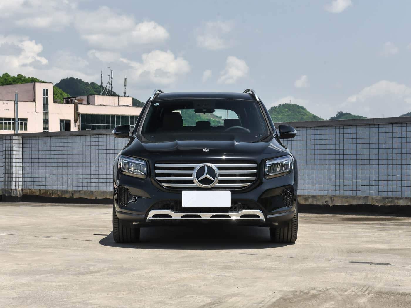 疯狂收割年轻人的奔驰7座SUV，已经跌到了21万，性价比真的高