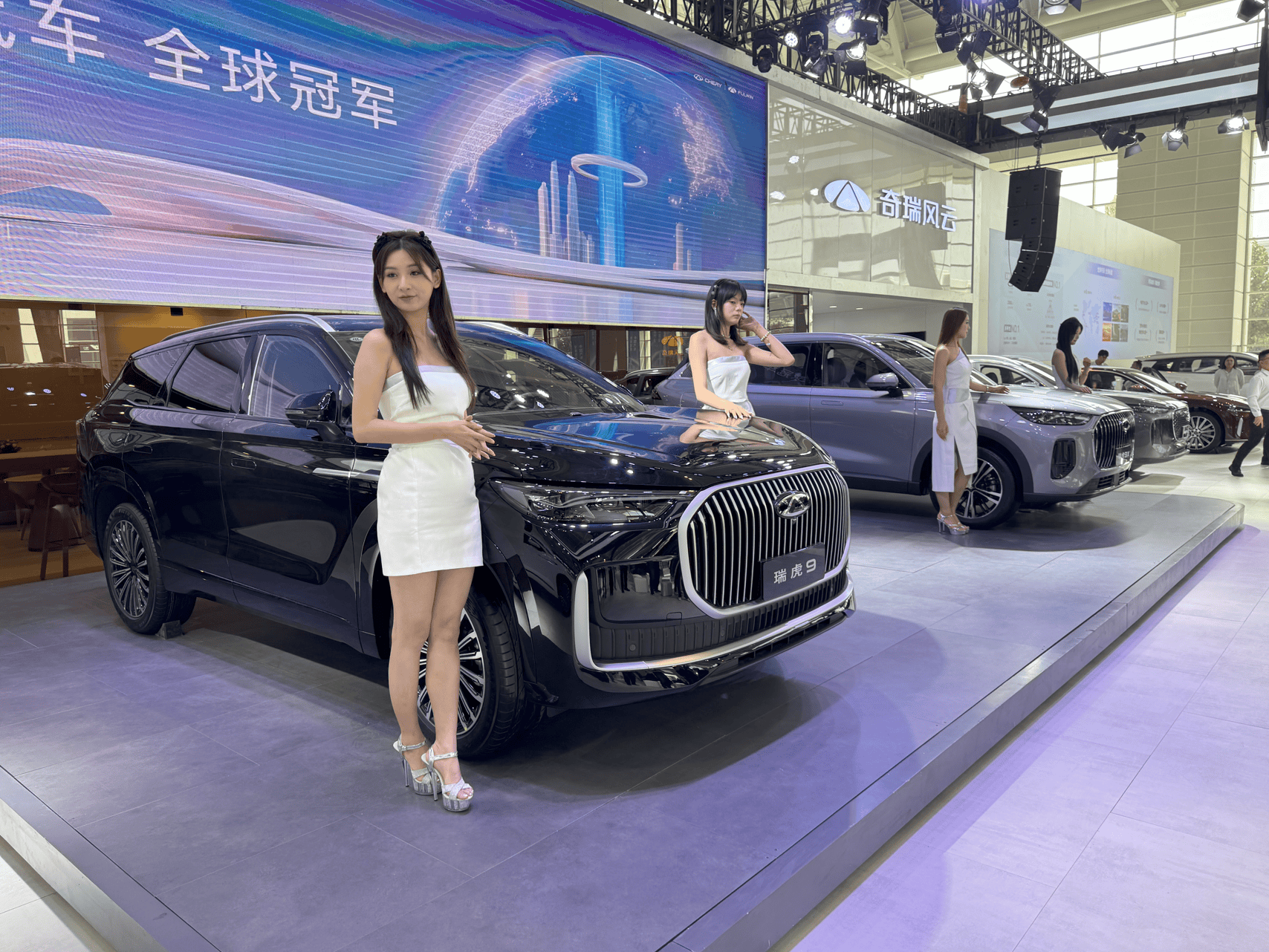 国庆限时抢鲜价12.79万元起，中国新燃油瑞虎9双旗舰上市，大六座超安全SUV风云T11同步开启小订