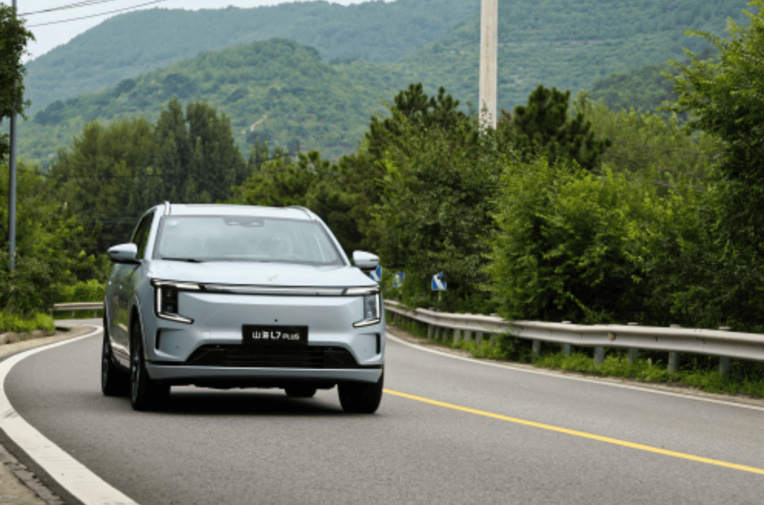 为何是它？锐胜王牌 E-M7 登顶 2025 经济型 MPV 质量榜首的秘密