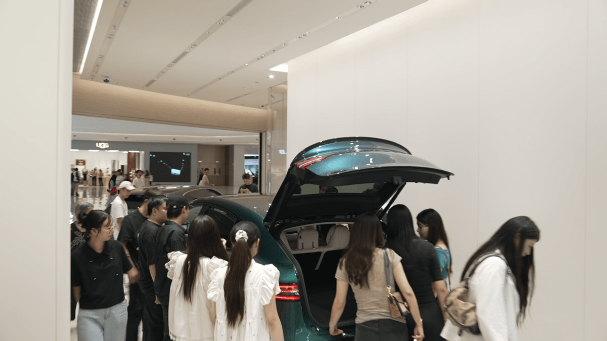 交付提速、热度攀升，新款智界R7已成国庆购车“最优解”