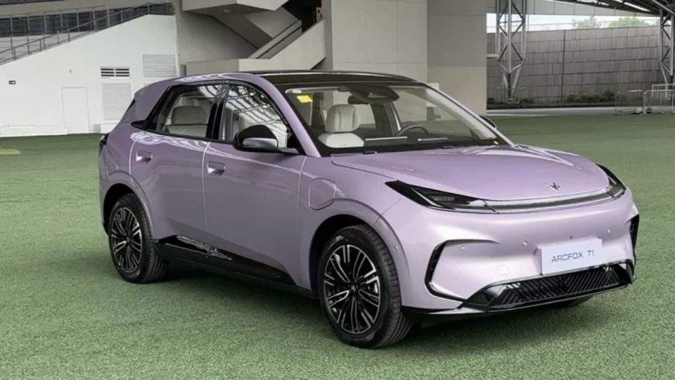性价比黑马？极狐T1上市价6.28万起