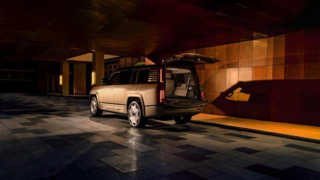 全尺寸行政豪华SUV——仰望U8L鼎世版正式，售价128万元