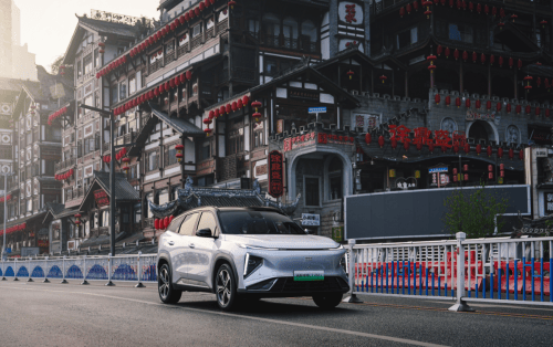 11万出头拿下双五星安全电混SUV?吉利银河L7 EM-i:我摊牌了