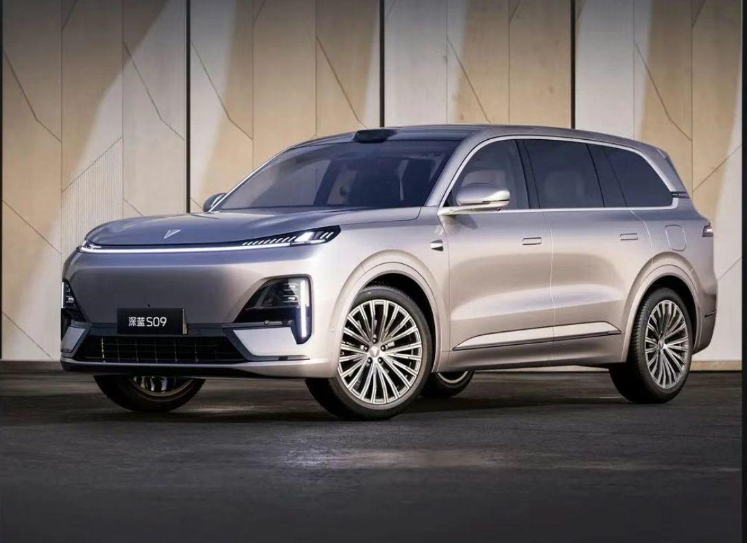 S09与G318双折戟，连续三年销量目标成空，邓承浩升任深蓝董事长