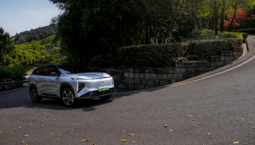 11万出头拿下双五星安全电混SUV?吉利银河L7 EM-i:我摊牌了