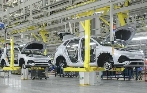 2025年中国车企销量目标完成率分化 新能源转型成破局关键