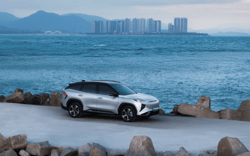 11.18万起就能买的智能电混SUV,吉利银河L7 EM-i让家用车卷出新高度