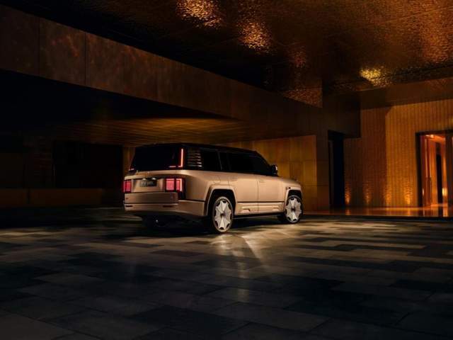 全尺寸行政豪华SUV——仰望U8L鼎世版正式，售价128万元