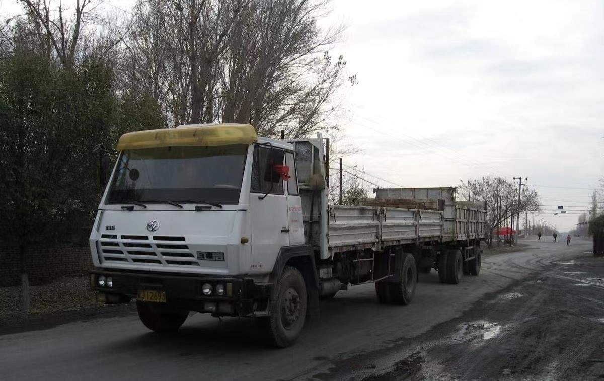 路上消失的“火车头”：全挂车，一个时代的公路记忆