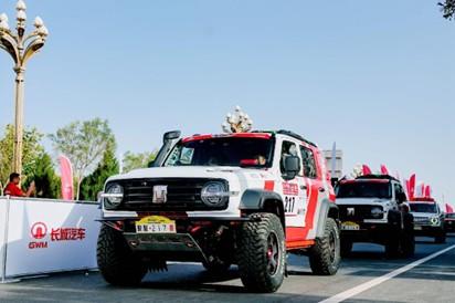 2025敦耐赛开启，魏建军亲驾哈弗H9柴油版率队出征T2组
