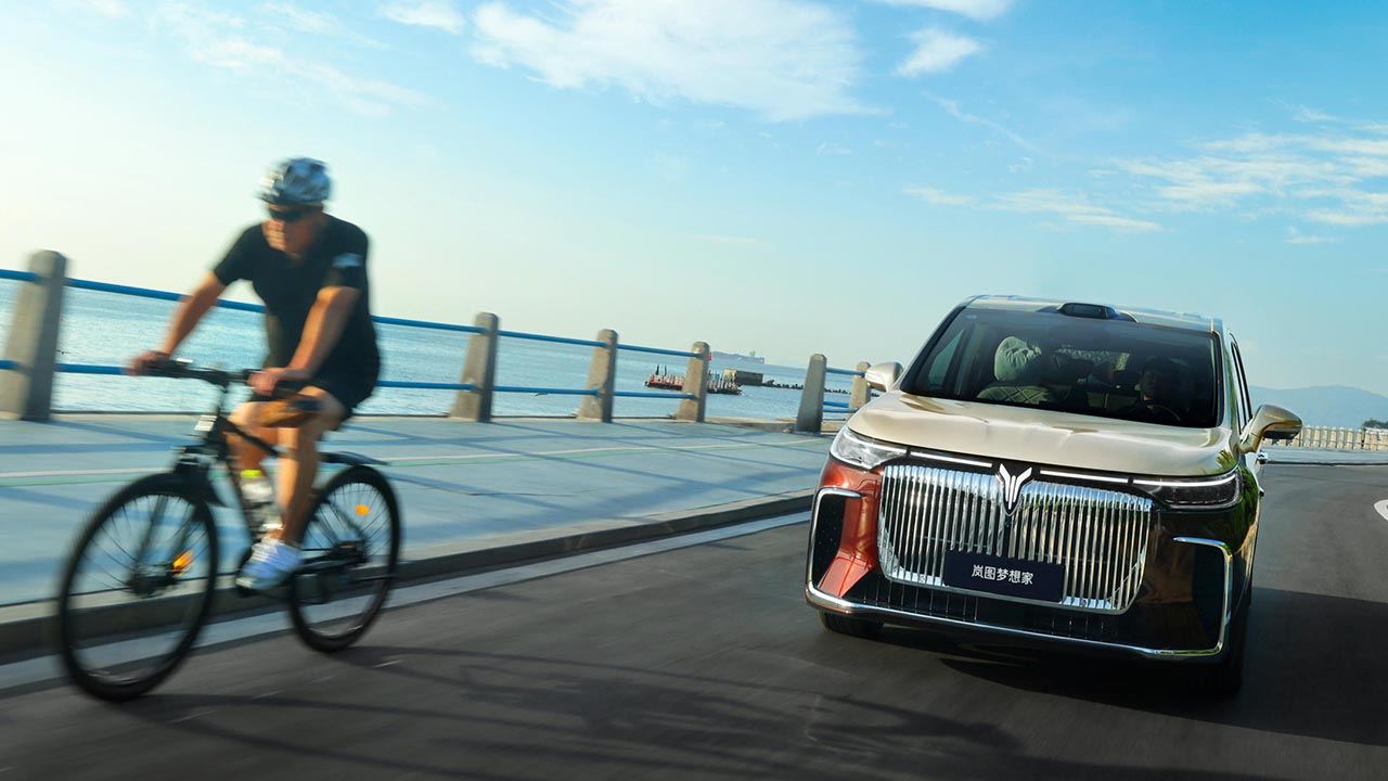 800V+5C超充上市即交付 2026款岚图梦想家售32.99万起​
