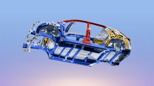 盾护安全 实力加冕 凯迪拉克全新XT5荣膺2025年中国十佳车身