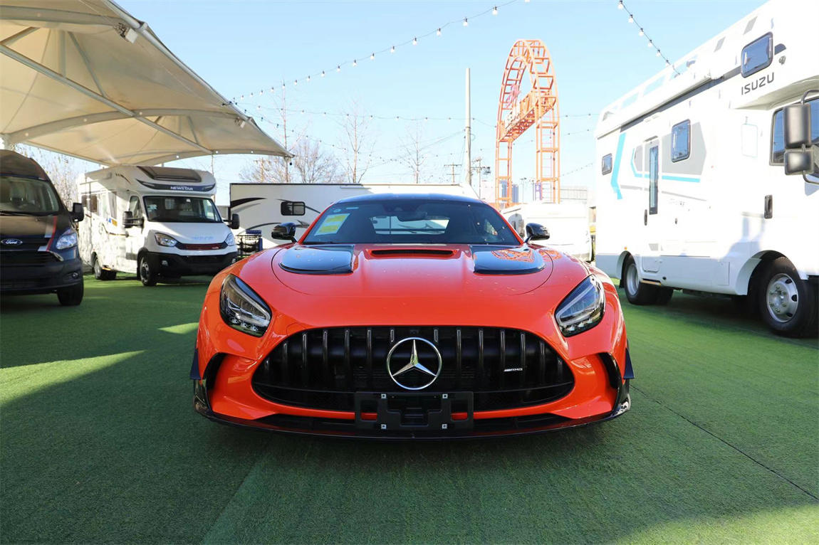 静默的猛兽：橙焰下的AMG GT Black Series 寻求伯乐