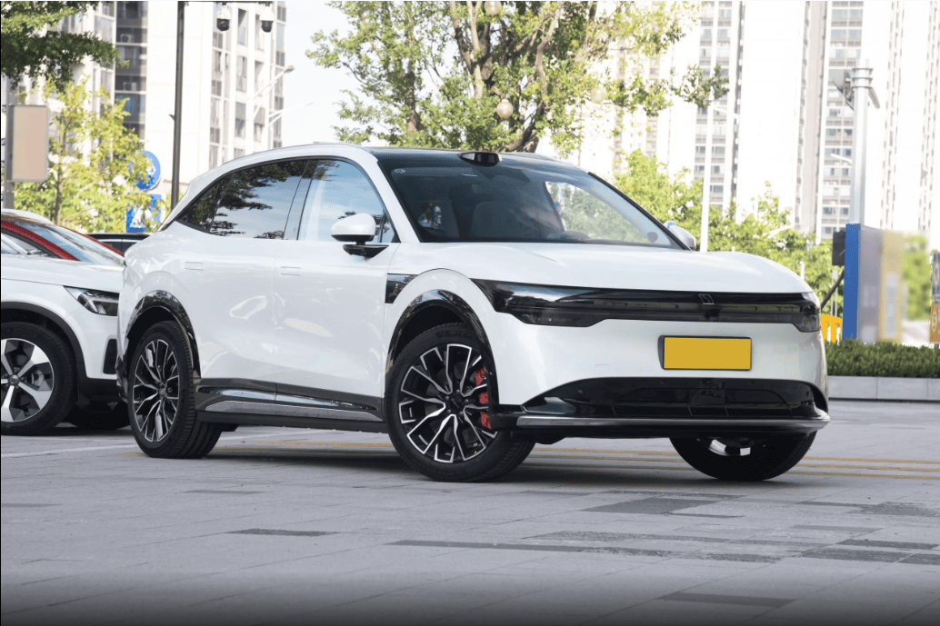 20万级纯电中型SUV，配激光雷达+800V快充，短途试驾体验极氪7X
