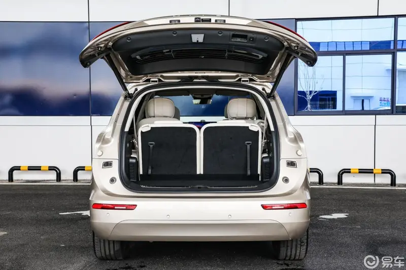 纠结深蓝S09还是全新问界M7？30万六座SUV大PK！