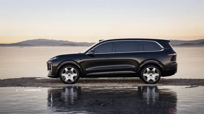 纠结深蓝S09还是全新问界M7？30万六座SUV大PK！