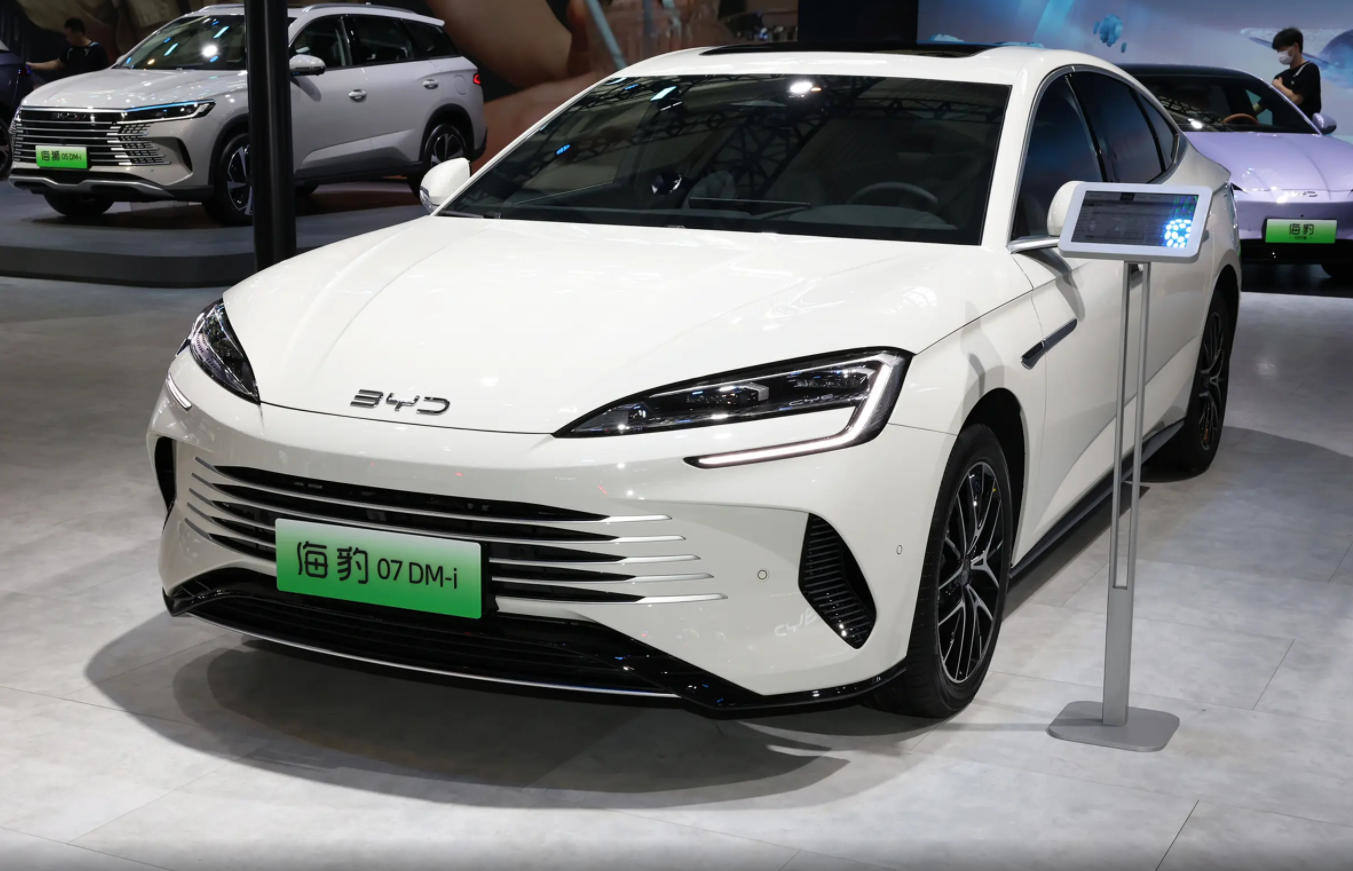 2026款海豹DMi对比2025款，油箱容积少20L，续航反而长了