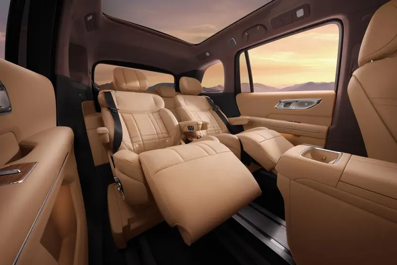 纠结深蓝S09还是全新问界M7？30万六座SUV大PK！