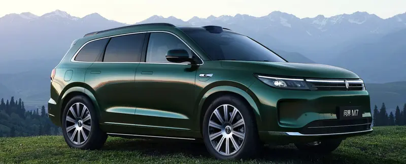 纠结深蓝S09还是全新问界M7？30万六座SUV大PK！