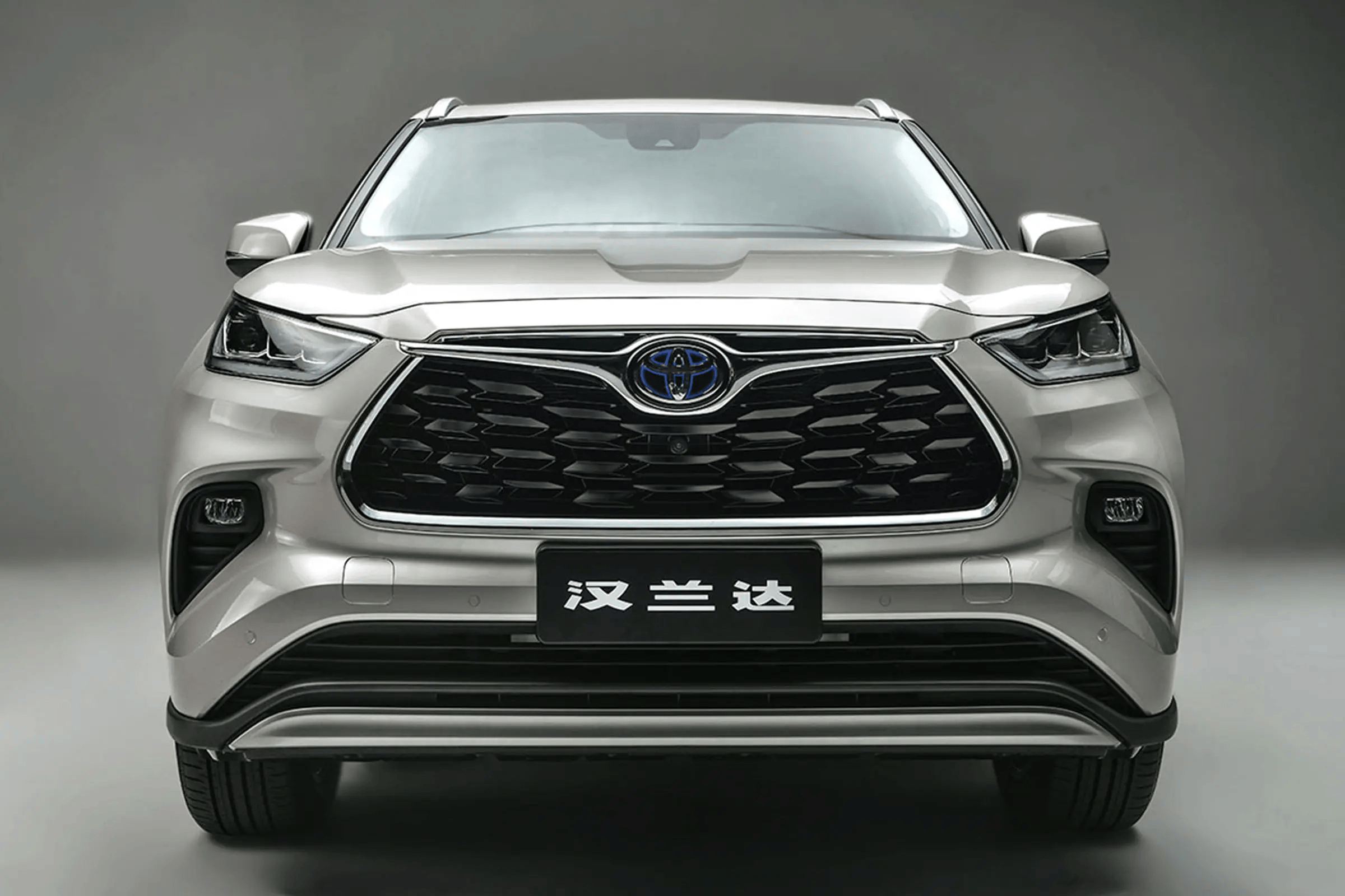 汉兰达也“扛不住了”！从30.98万跌至26.48万，2.5L双擎+7座，油耗仅6L