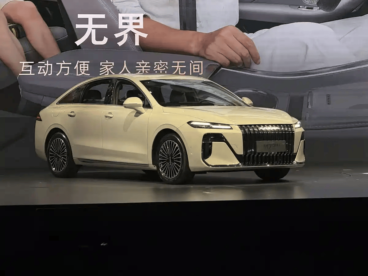 荣威M7 DMH上市，霸气感拉满，插混动力，限时8.58万起