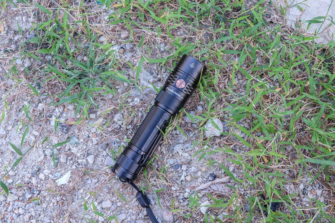 Fenix PD36R ACE战术手电体验：这才是真正的“全能照明神器”