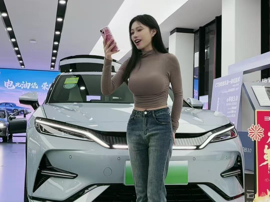 比亚迪突曝大消息：不装了摊牌了，全球最快汽车记录就是我了