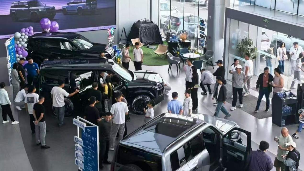 门店爆满试驾排队，招待不周惹抱怨，熊甜波开钛7技术解析会