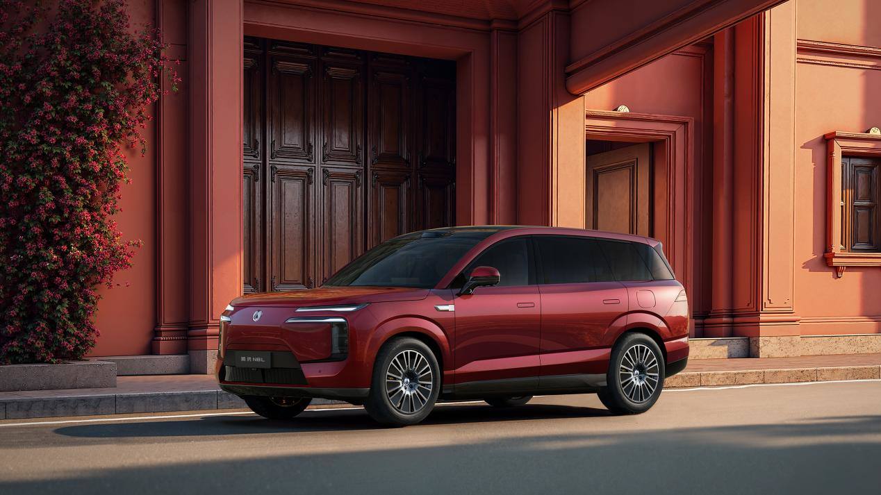 腾势N8L将于9月26日开启预售，定位大六座安全豪华SUV