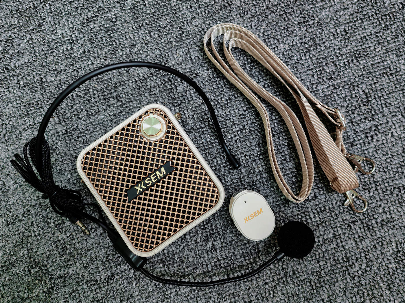 西圣小蜜蜂Bee扩音器评测：灵活多态，让每一个声音都清晰传达！