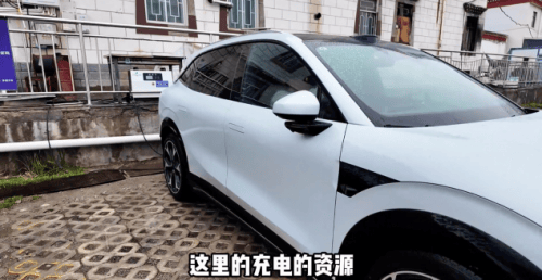 无人区见证：800V 补能改写了我们对纯电汽车的认知