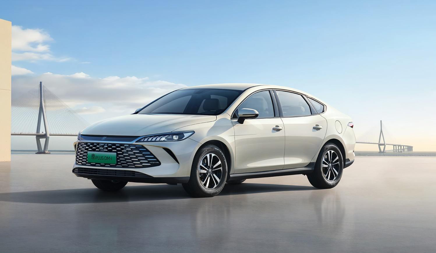 这定价！秦PLUS DM-i推出新版本：7.98万，纯电续航达128km