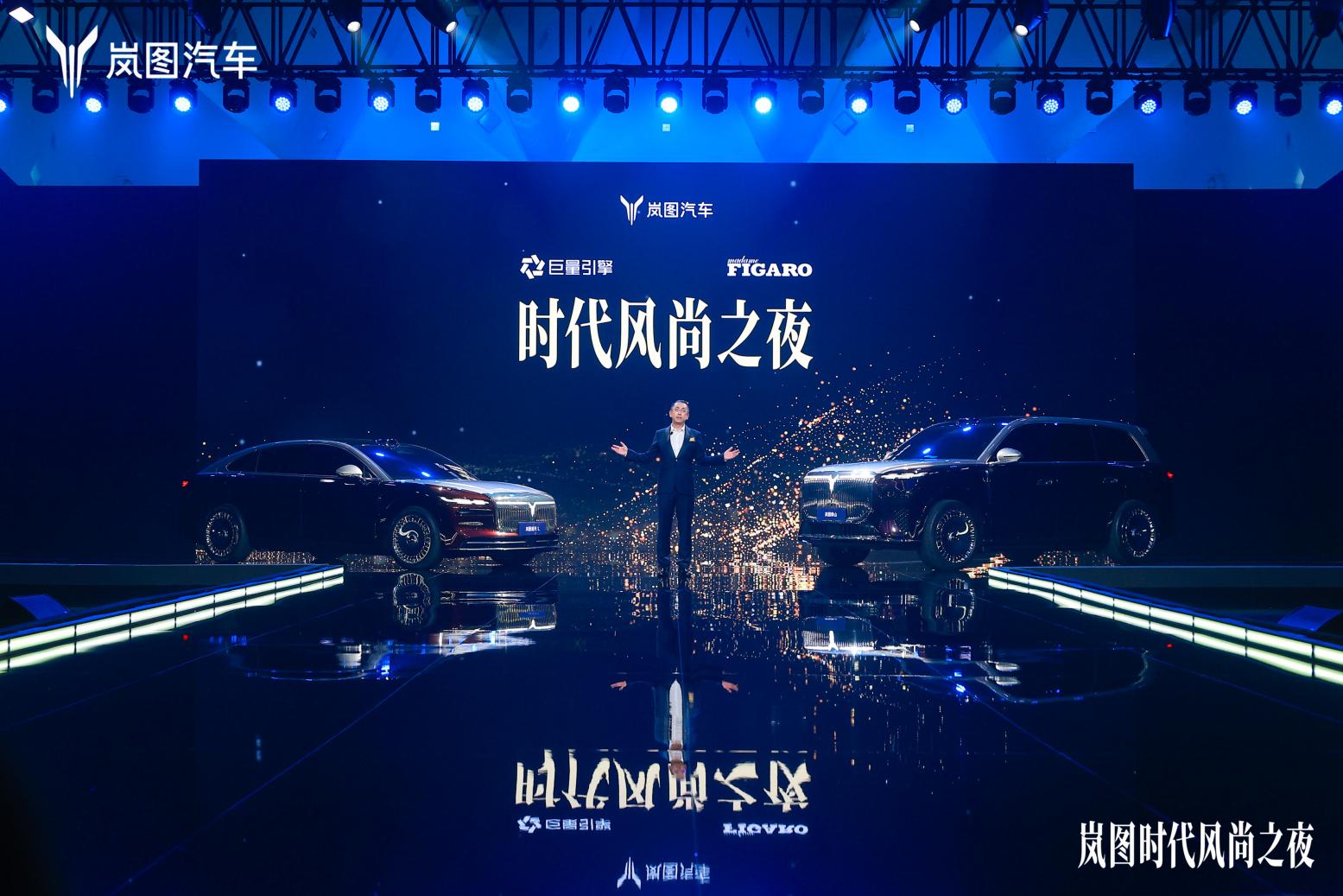 800V混动+L3，这台“三镇库里南”是要重新定义豪华天花板？