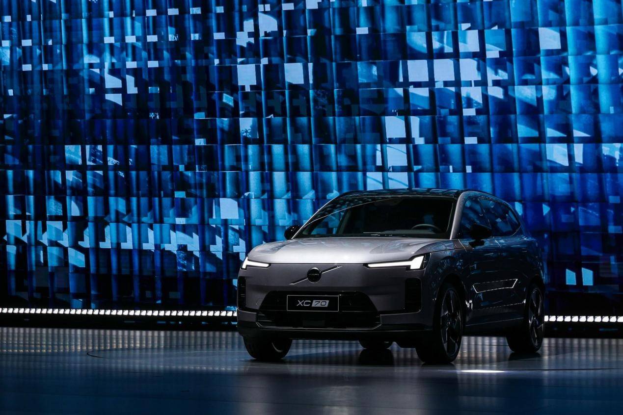 沃尔沃全新XC70全国上市，限时参考价26.99万元起