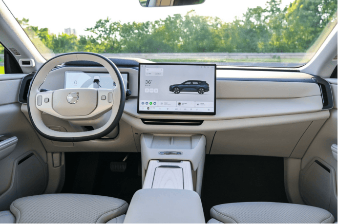 沃尔沃全新XC70上市了，基于SMA超混架构打造，能否挑战新势力？