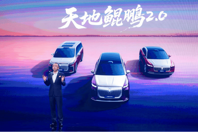 岚图泰山全球首秀 与岚图追光 L 同步开启预订 东方美学大秀震撼上演