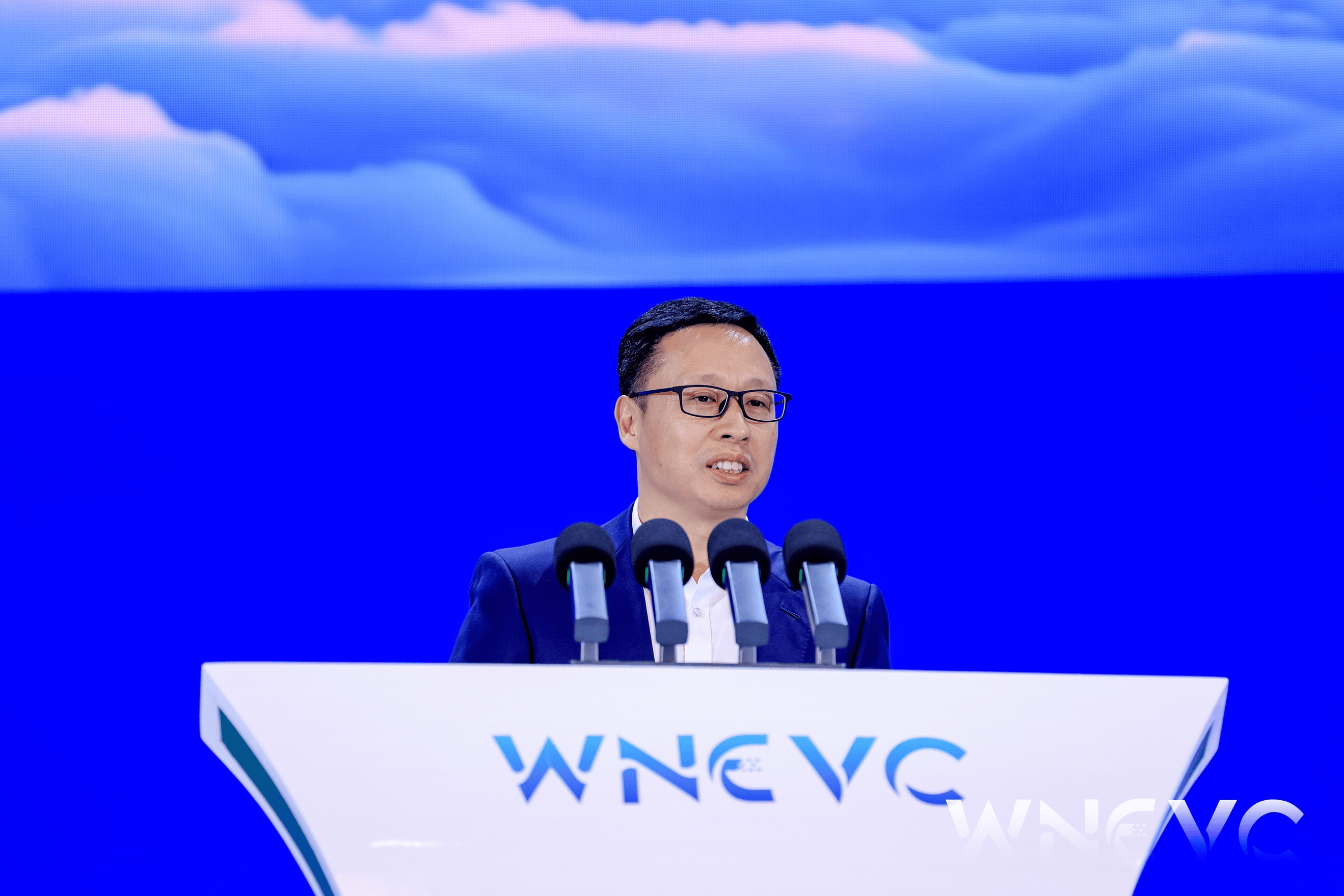 华为靳玉志：乾崑智驾已合作28款车型，搭载量突破100万辆