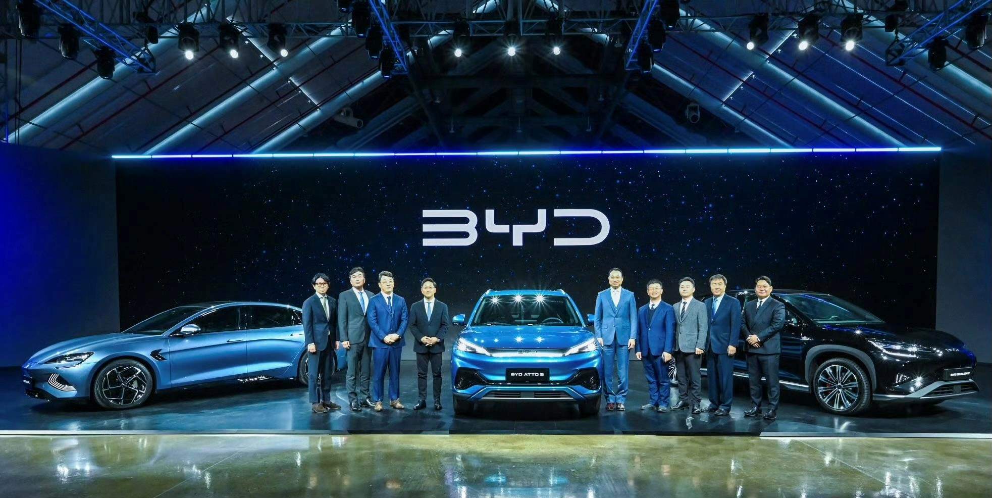 八月底到九月底，车企发布会扎堆，你知道这是为什么吗？