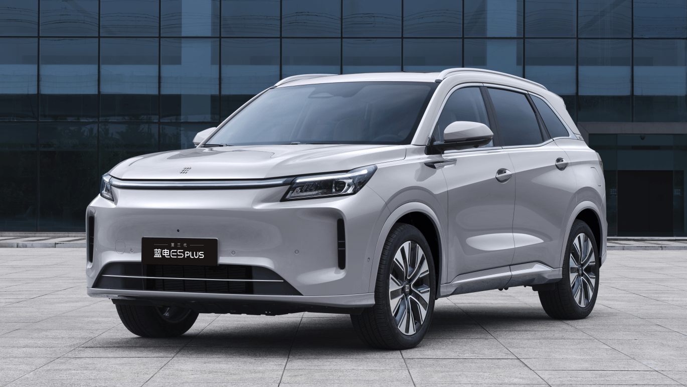续航破230km、进阶升级全时四驱！第三代蓝电E5 PLUS这次要"掀桌子"了