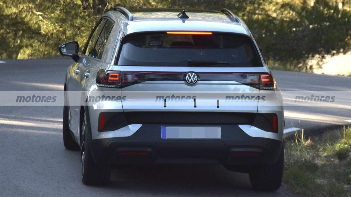 挑战比亚迪元UP？大众纯电小车曝光，220马力+450km续航