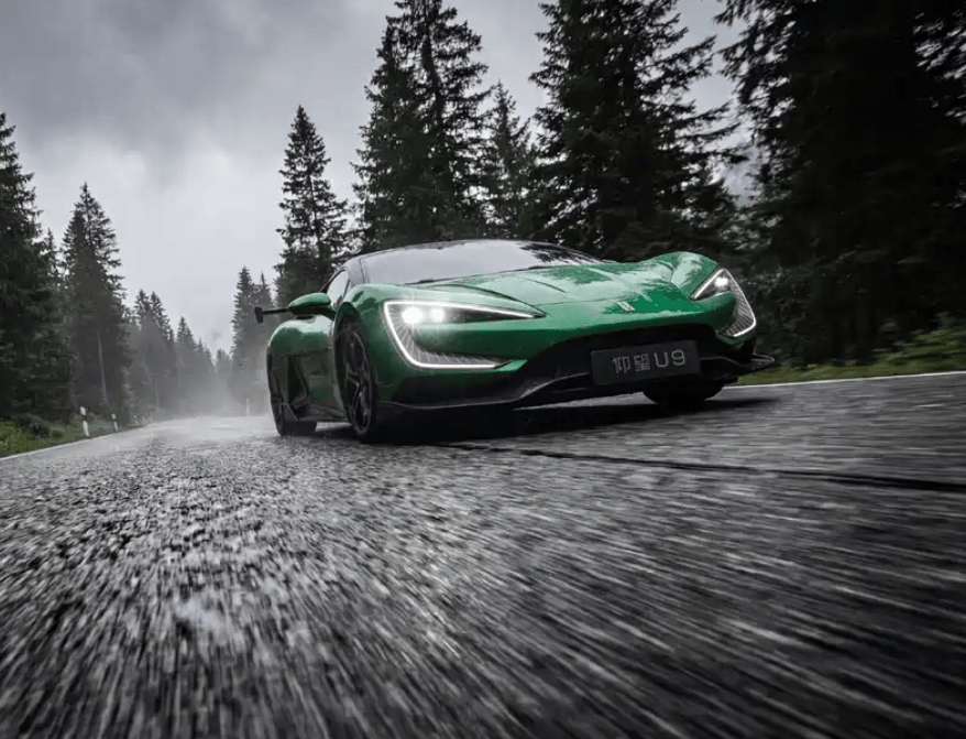 仰望U9极境森林主题色官图发布 车漆选装价格5万元