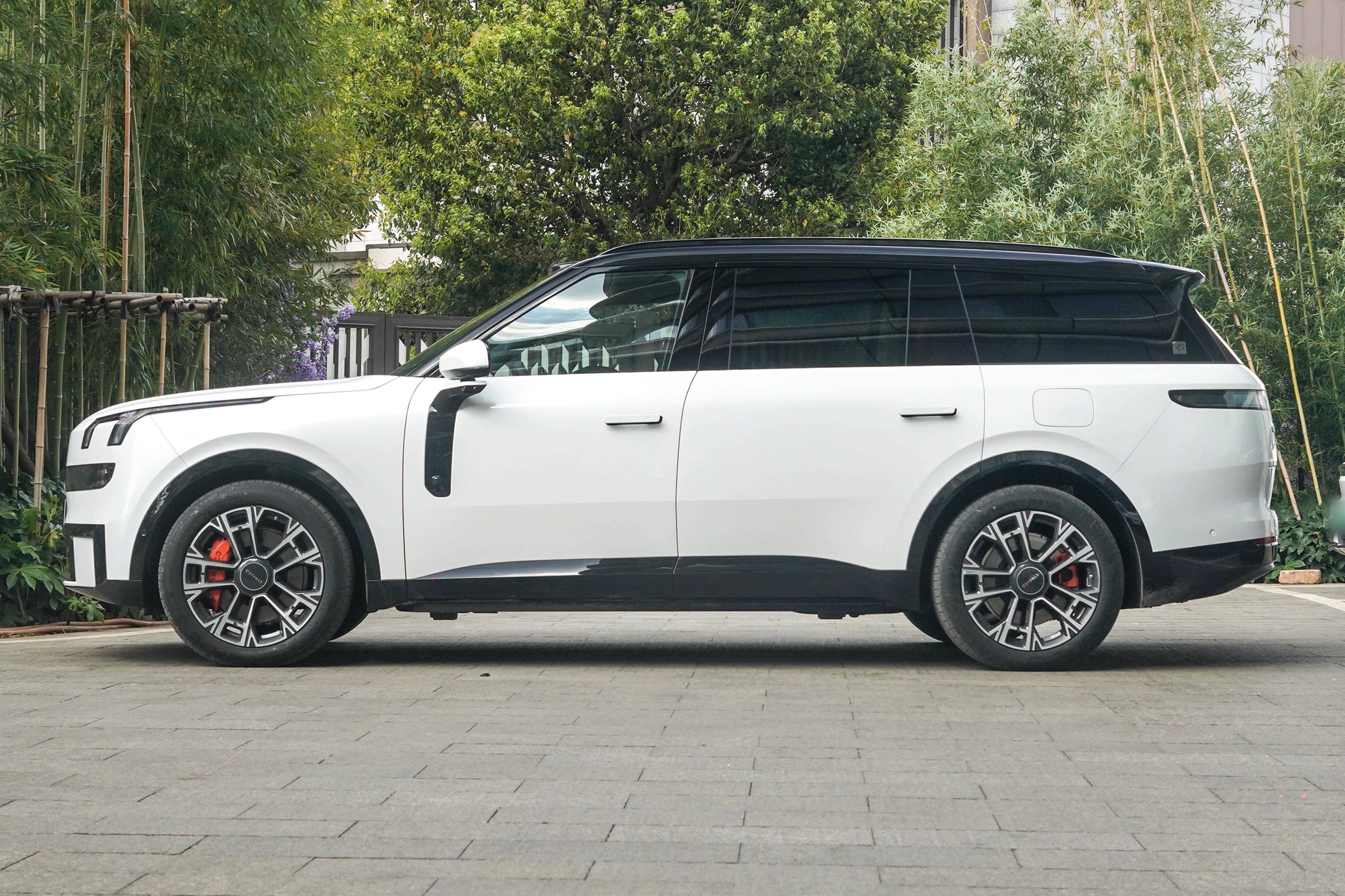 半年热销5万台，长超5.2米，大6座插混SUV，标配电四驱，值得一看