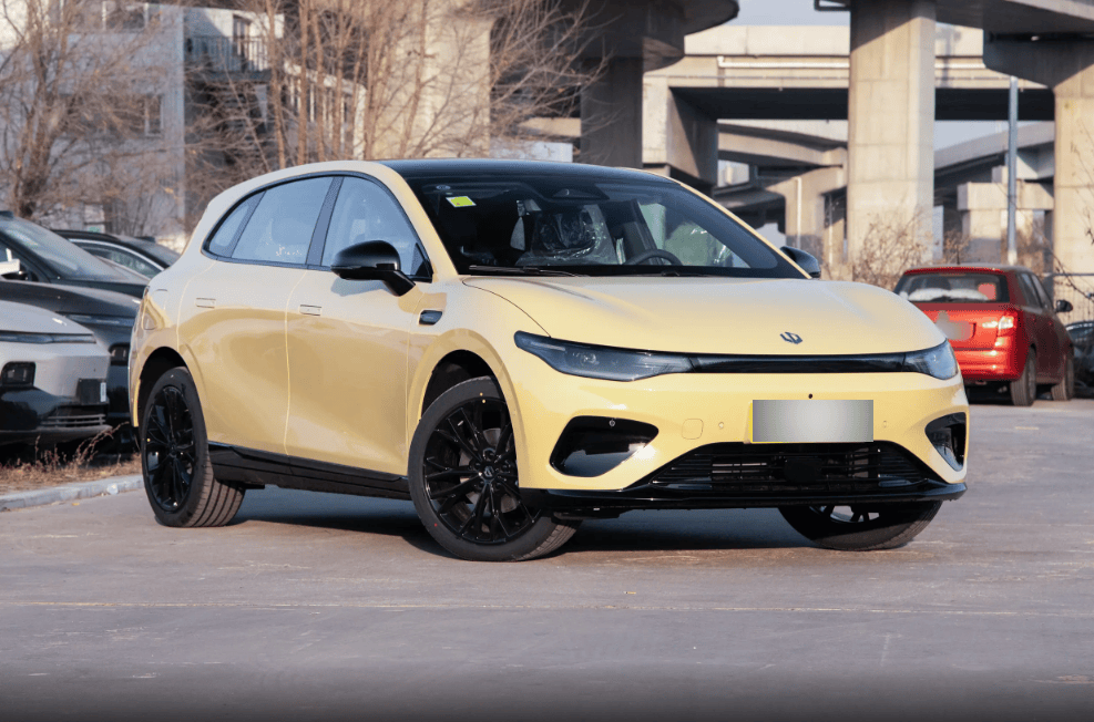 主打运动？用料中肯，零跑Lafa5的细节怎么样？