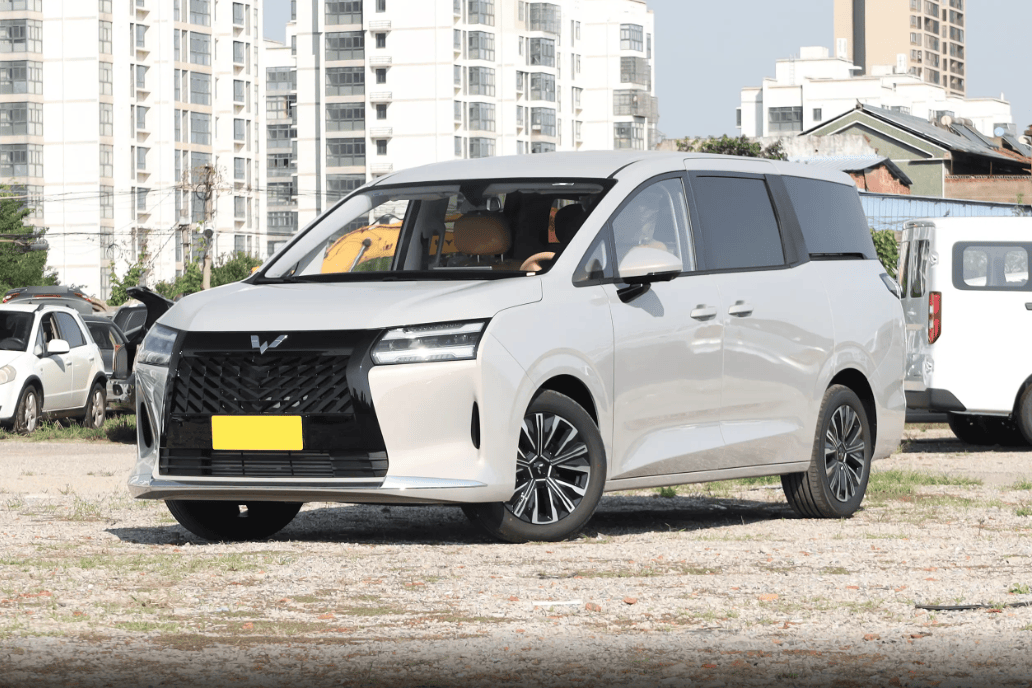 售7.3万起，五菱星光730到店试驾：三种动力加持，宜商宜家更实用！