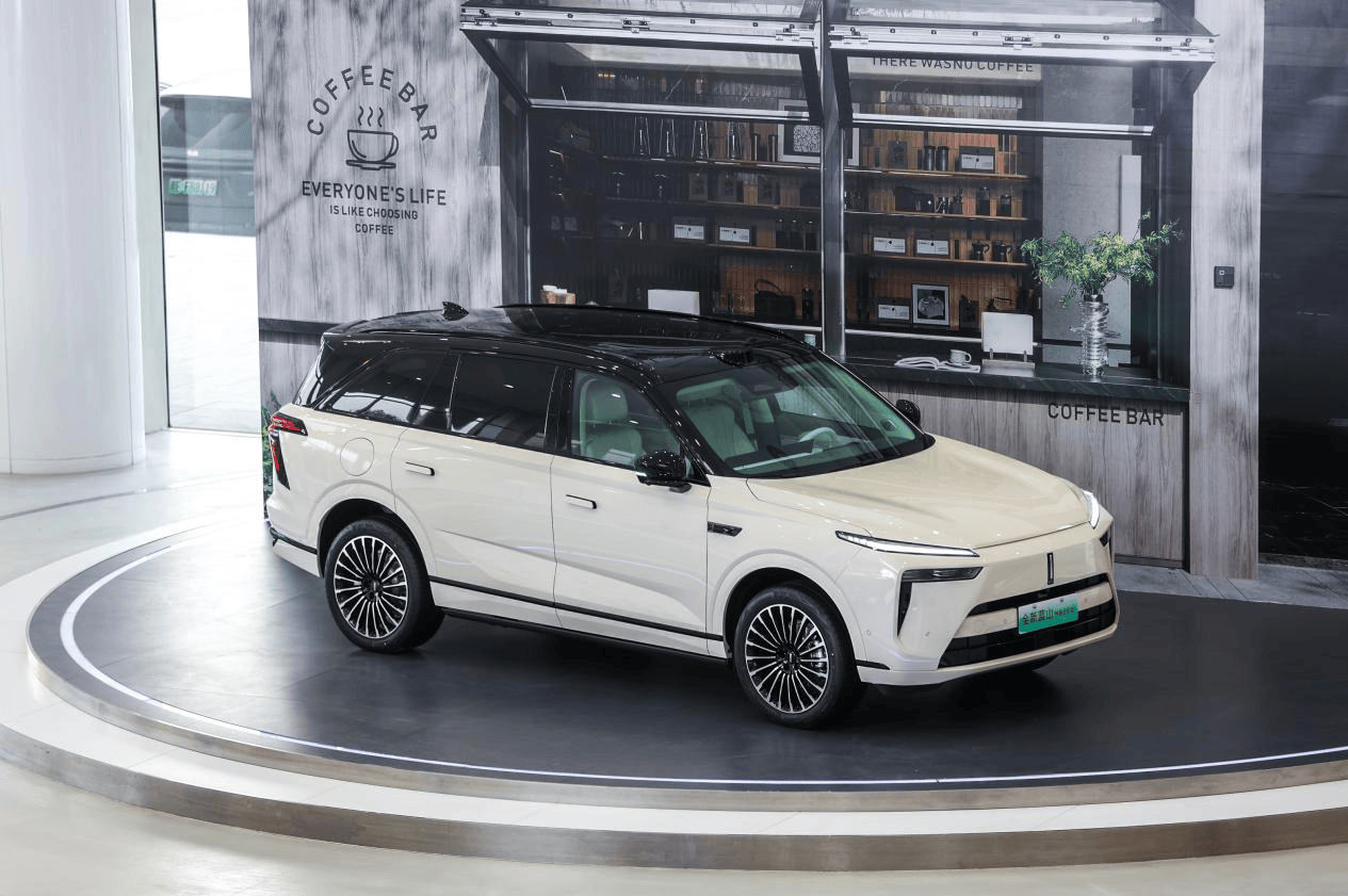 魏牌蓝山智能进阶版：27.58万起的“家庭安全座舱”是真诚意，还是营销话术？