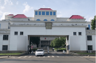 比亚迪开进机关大院：公务员为何纷纷选择国产车？